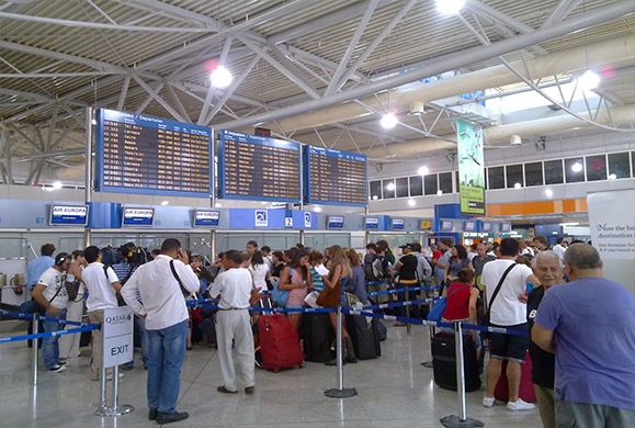 «Απογειώθηκε» η κίνηση στο αεροδρόμιο της Αθήνας