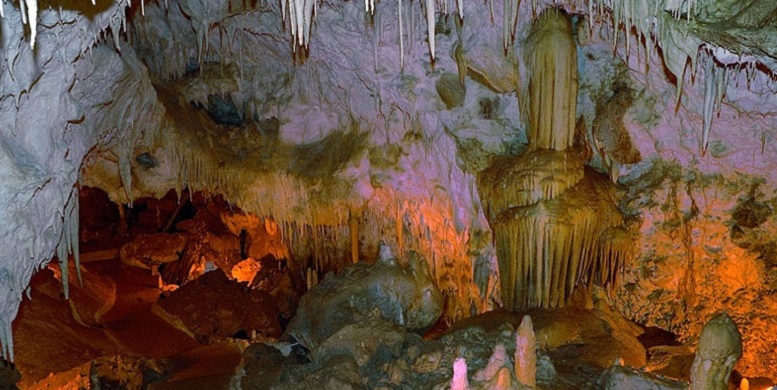 Περιπέτεια και περιπλάνηση στο σπήλαιο της Ανεμότρυπας Τζουμέρκων